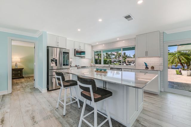 1030 NE 27th Way, Pompano Beach, FL 33062