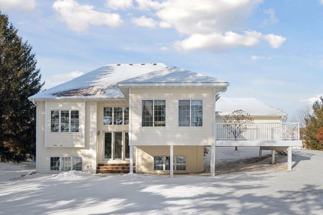 1301 Beachcomber Boulevard, Waconia, MN 55387