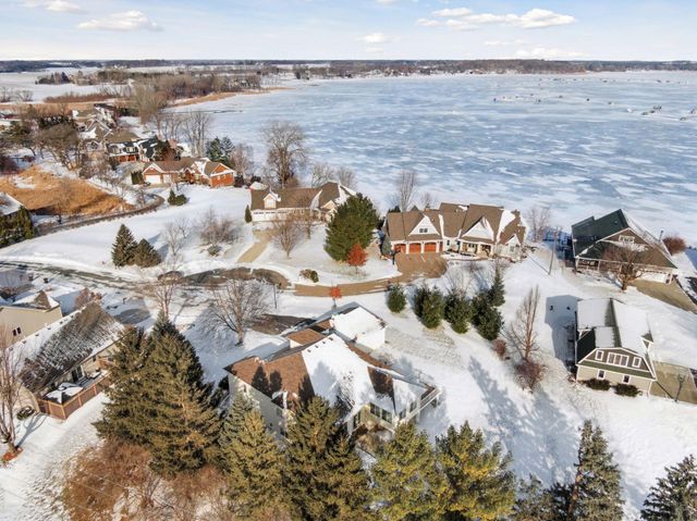 1301 Beachcomber Boulevard, Waconia, MN 55387