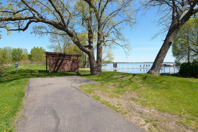 1301 Beachcomber Boulevard, Waconia, MN 55387