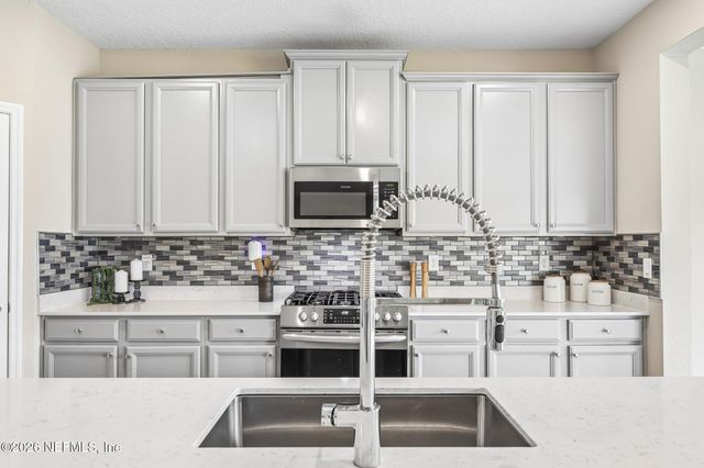 3977 PONDSIDE Court, Middleburg, FL 32068
