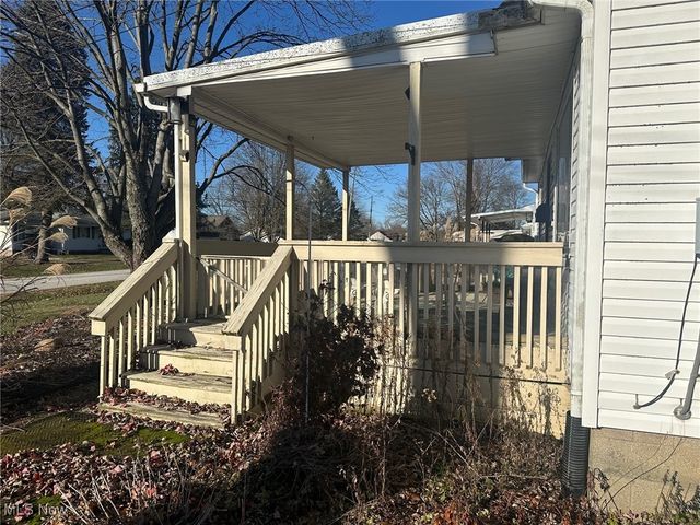 90 Maryann Road, Tallmadge, OH 44278