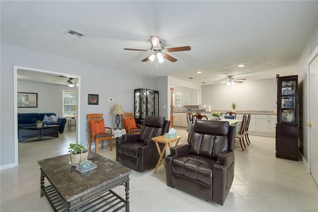 922 Oak Park Ave, Corpus Christi, TX 78408