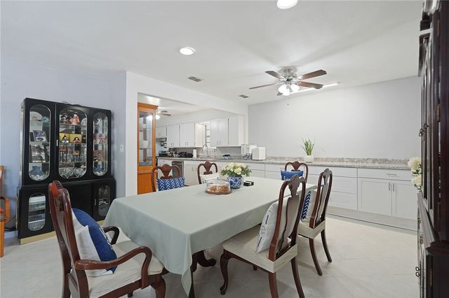 922 Oak Park Ave, Corpus Christi, TX 78408