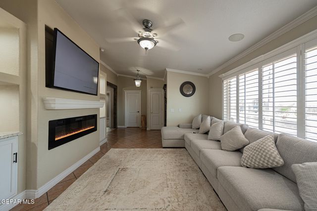 10594 LA VERANDA Drive, Socorro, TX 79927