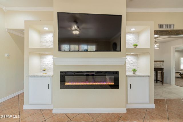 10594 LA VERANDA Drive, Socorro, TX 79927