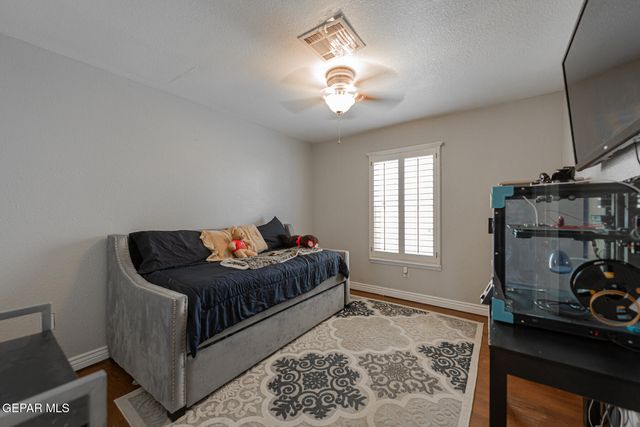 10594 LA VERANDA Drive, Socorro, TX 79927