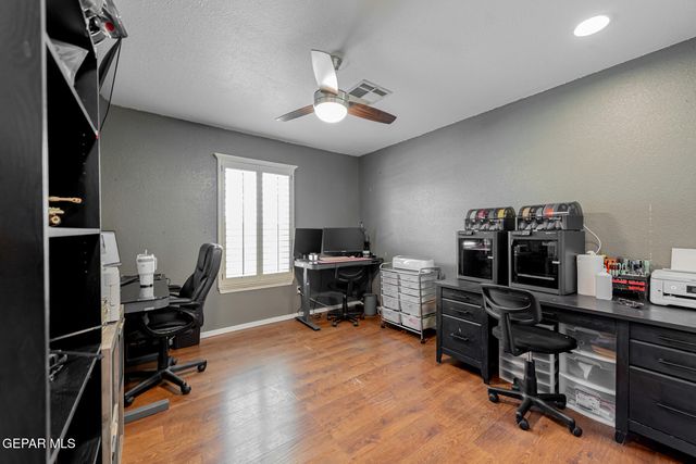 10594 LA VERANDA Drive, Socorro, TX 79927