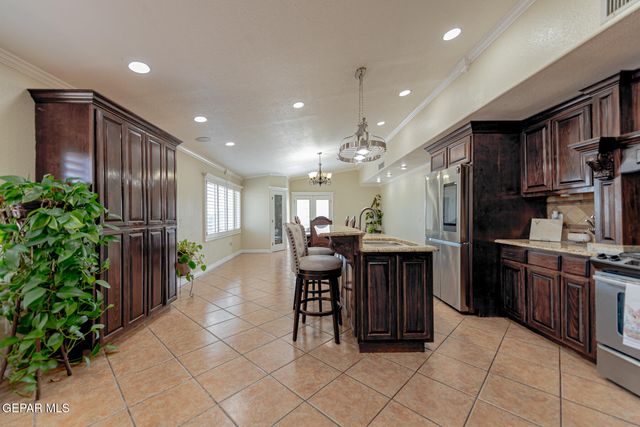 10594 LA VERANDA Drive, Socorro, TX 79927