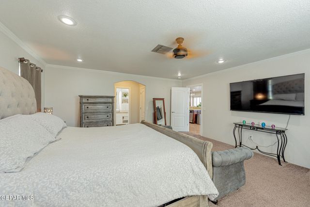 10594 LA VERANDA Drive, Socorro, TX 79927