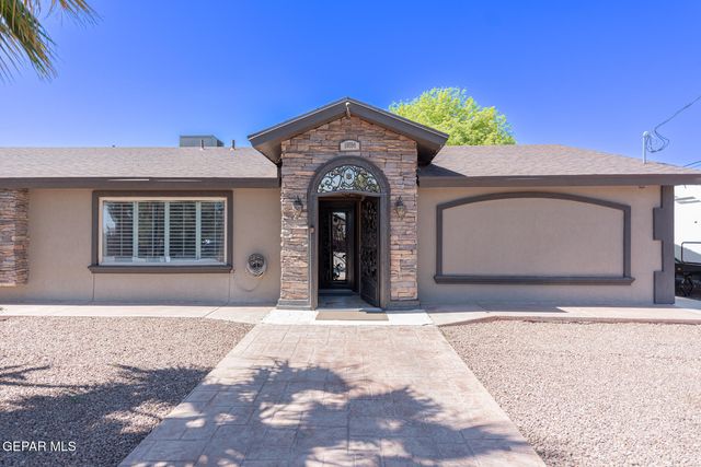 10594 LA VERANDA Drive, Socorro, TX 79927