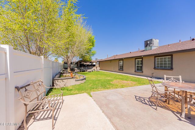 10594 LA VERANDA Drive, Socorro, TX 79927