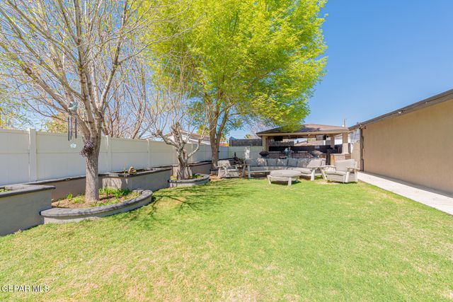10594 LA VERANDA Drive, Socorro, TX 79927