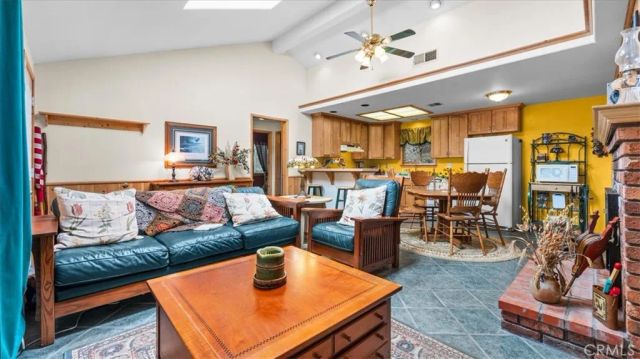 2254 Spring Oak Drive, Running Springs, CA 92382