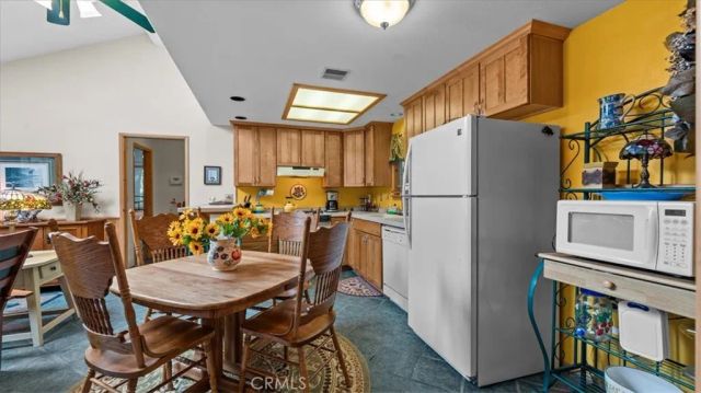 2254 Spring Oak Drive, Running Springs, CA 92382