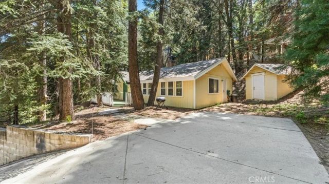 2254 Spring Oak Drive, Running Springs, CA 92382