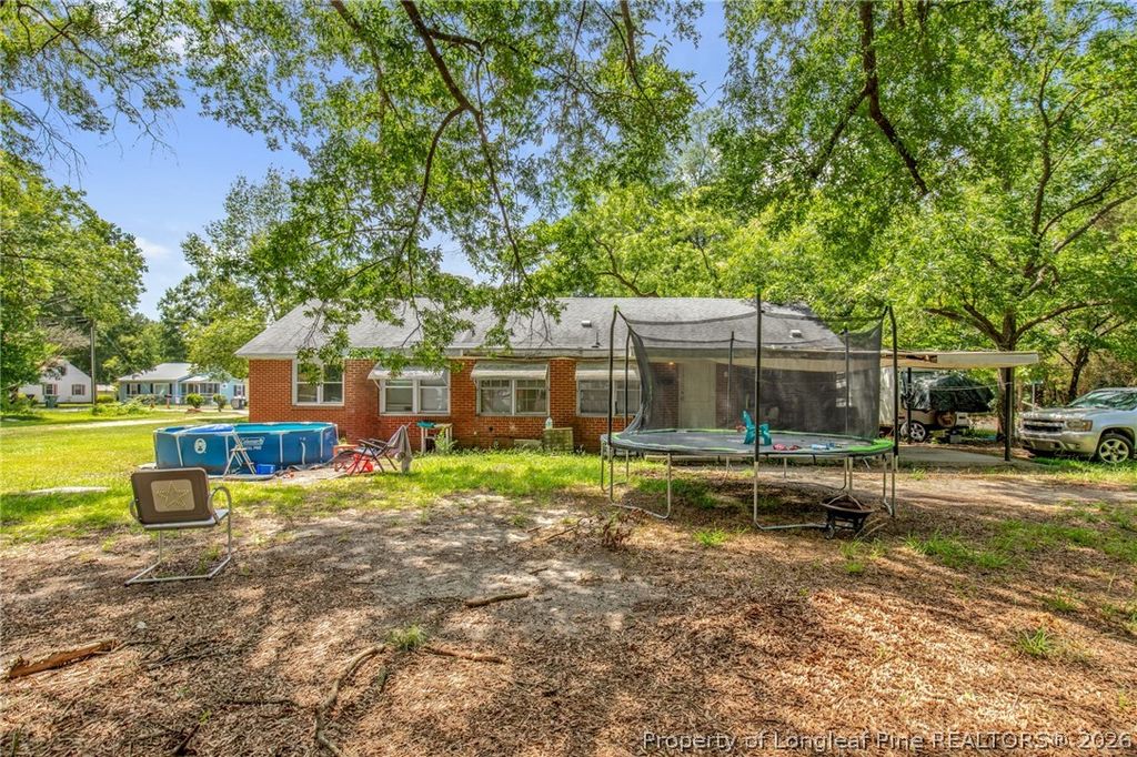 318 N Elm Street N, Maxton, NC 28364 — exterior