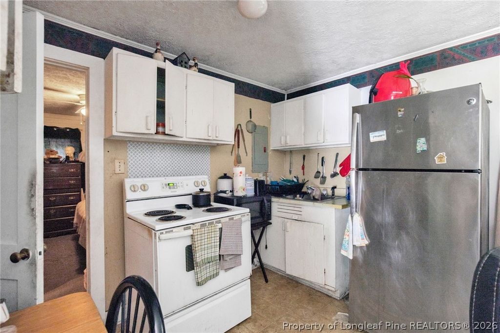 318 N Elm Street N, Maxton, NC 28364 — photo 4