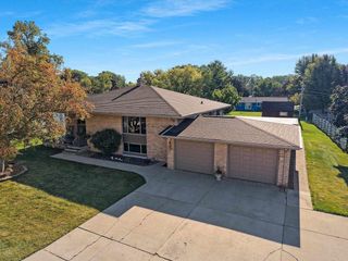 2203 GILSON COURT, Green Bay, WI 54304