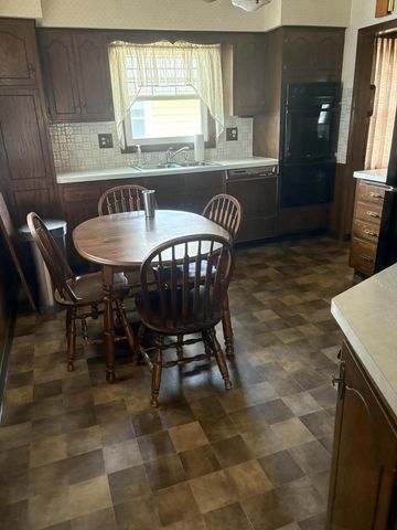 7517 27th AVENUE, Kenosha, WI 53143