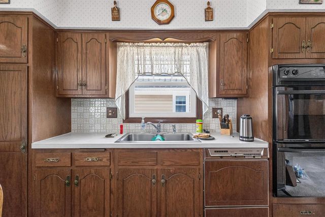 7517 27th AVENUE, Kenosha, WI 53143