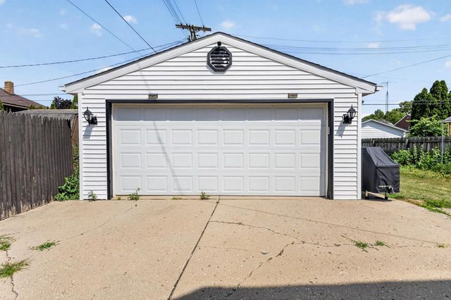 7517 27th AVENUE, Kenosha, WI 53143