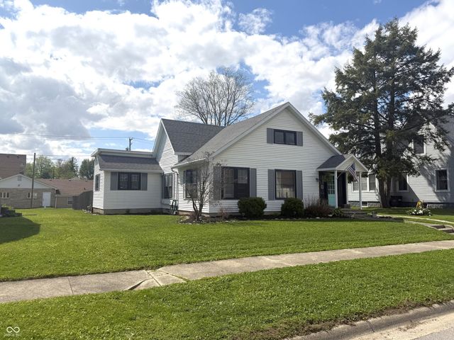 210 N Washington Street, Ladoga, IN 47954