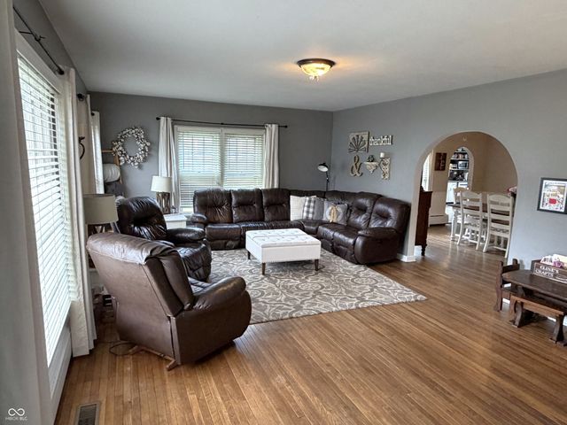 210 N Washington Street, Ladoga, IN 47954