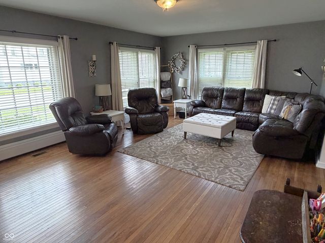 210 N Washington Street, Ladoga, IN 47954