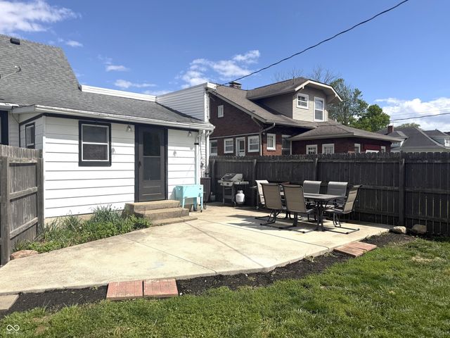 210 N Washington Street, Ladoga, IN 47954