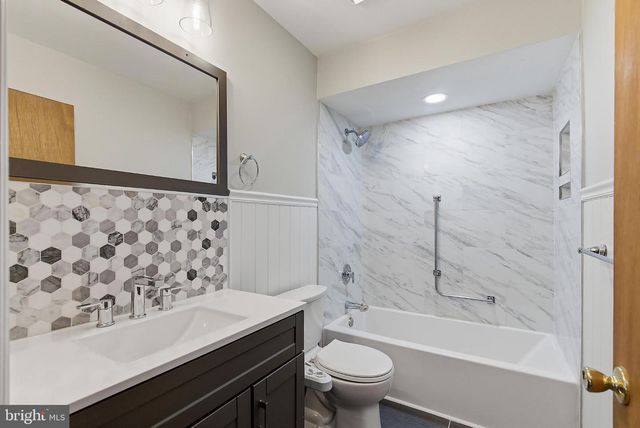 1200 MERMAID AVE, Beachwood, NJ 08722