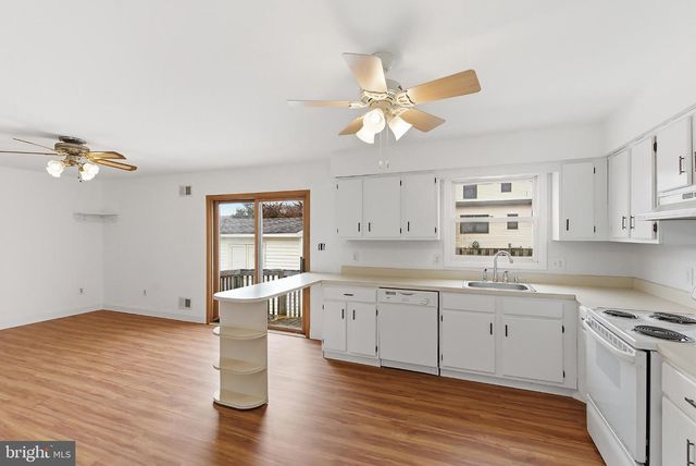 1200 MERMAID AVE, Beachwood, NJ 08722