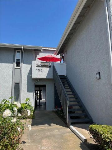 9583 Pettswood Drive 4, Huntington Beach, CA 92646