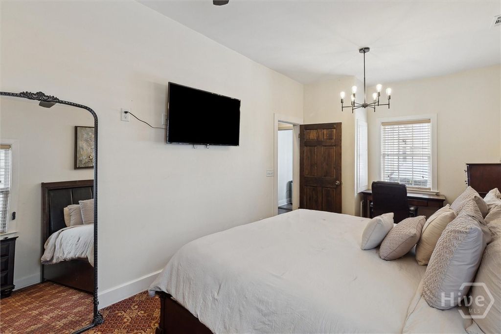 Image 13 of property listing at 527/527 E Gwinnett, Savannah, GA 31401