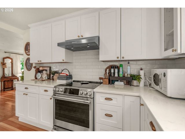 15546 Se CLATSOP St, Happy Valley, OR 97086