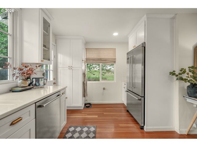 15546 Se CLATSOP St, Happy Valley, OR 97086