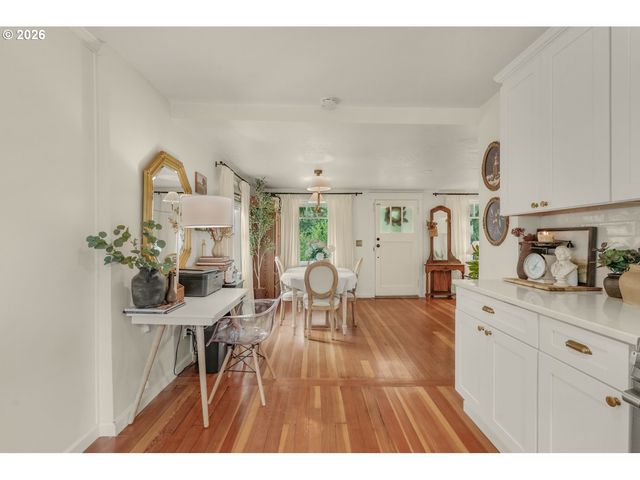 15546 Se CLATSOP St, Happy Valley, OR 97086