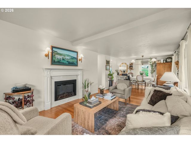 15546 Se CLATSOP St, Happy Valley, OR 97086