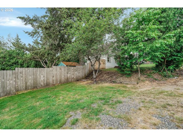 15546 Se CLATSOP St, Happy Valley, OR 97086