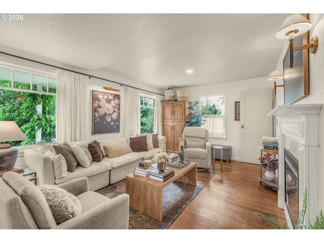 15546 Se CLATSOP St, Happy Valley, OR 97086