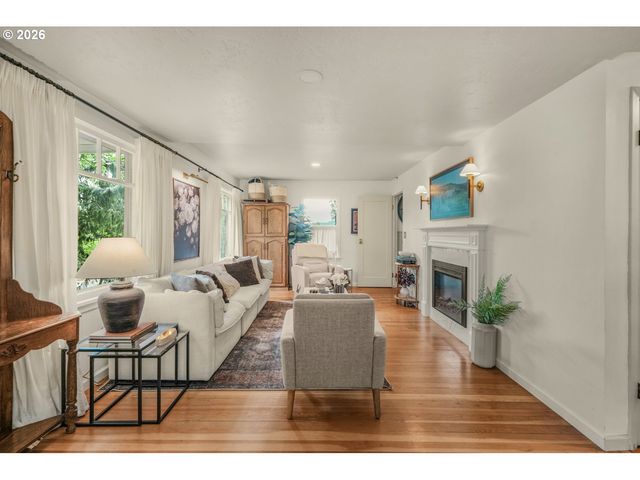 15546 Se CLATSOP St, Happy Valley, OR 97086
