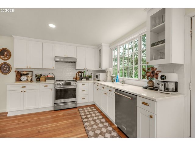 15546 Se CLATSOP St, Happy Valley, OR 97086