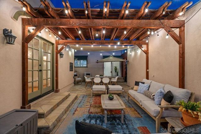 4544 Kensington Dr, San Diego, CA 92116