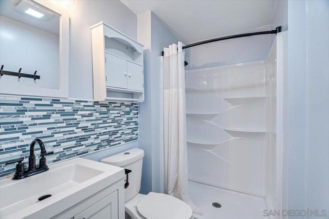 4544 Kensington Dr, San Diego, CA 92116