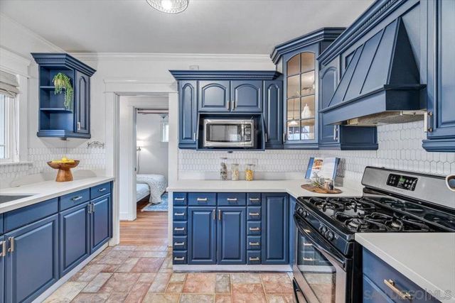 4544 Kensington Dr, San Diego, CA 92116