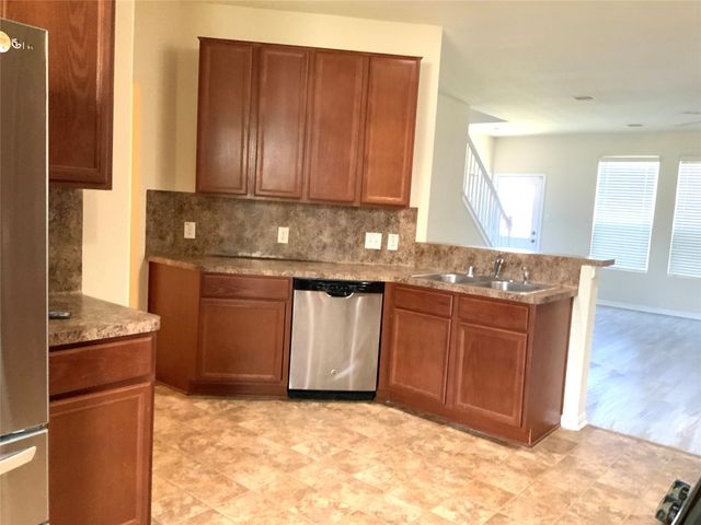 2543 Tucker Creek Drive, Fresno, TX 77545