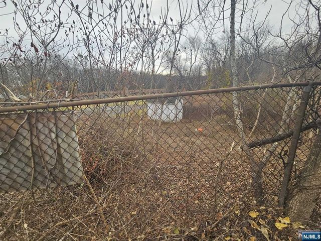 8 Pepperidge Road, Wantage, NJ 07461