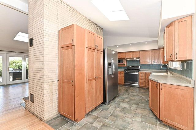 5875 S St. Andrews DRIVE, New Berlin, WI 53146