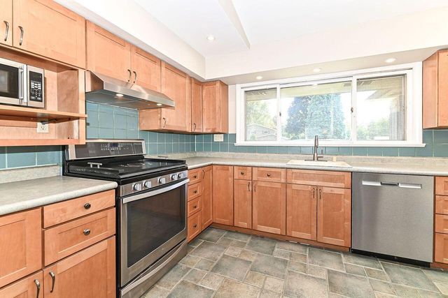 5875 S St. Andrews DRIVE, New Berlin, WI 53146