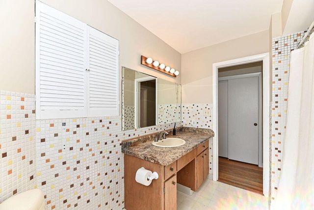 5875 S St. Andrews DRIVE, New Berlin, WI 53146